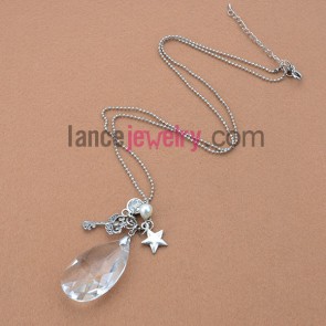 Romantic necklace with crystal bead  decorated different pendant 