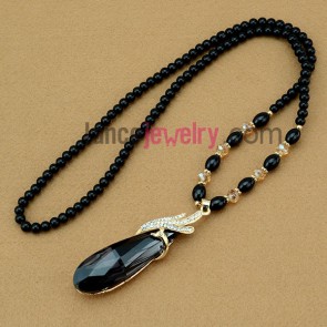 Trendy rhinestone & facet crystal drop pendant ornate strand necklace