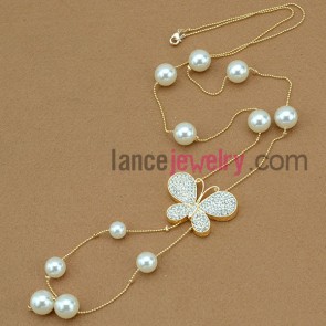 Fashion hand-made imitation pearl & rhinestone butterfly ornate strand necklace