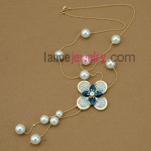 Fashion hand-made imitation pearl & rhinestone flower ornate strand necklace