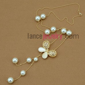 Lovely hand-made imitation pearl & rhinestone butterfly ornate strand necklace