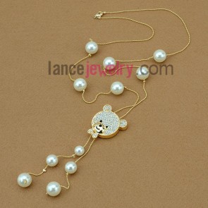Fashion hand-made imitation pearl & rhinestone bear ornate strand necklace