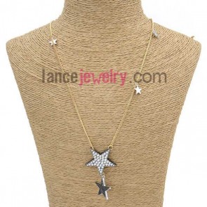 Delicate sweater chain with five star decoration