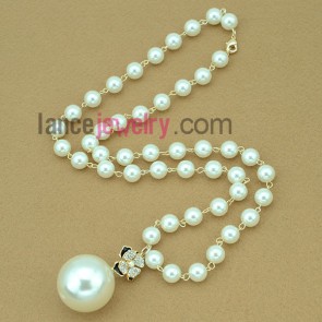 Shining big pearl pendant necklace