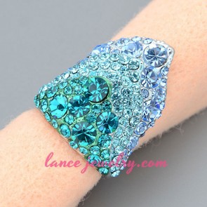Special ring with different color rhinestone decoration