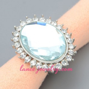 Simple ring with big size crystal decoration