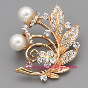 Nice brooch with imitation pearls and rhinestone beads decoration