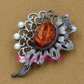 Classic brooch with imitation pearls decoration