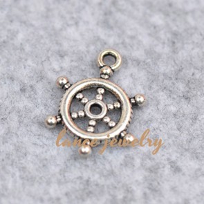 Small size boat rudder zinc alloy pendant in silver color