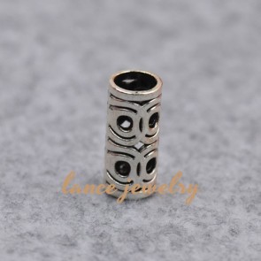 Best selling hollow fashion pattern zinc alloy pendant