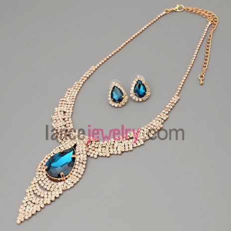 Pure suit of necklace & earrings with brass claw chain necklaces decorated shiny rhinestone and blue crystal beads pendant
