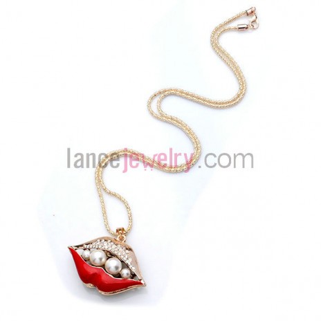 Pearl ornate red lip pendant sweater chain necklace