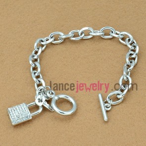 Delicate rhinestone lock model chain link bracelet