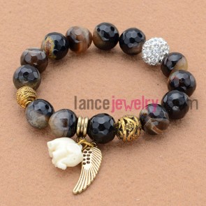 Charming brown-black color,rhinestone&alloy parts bead bracelet with lovely elephant pendants.