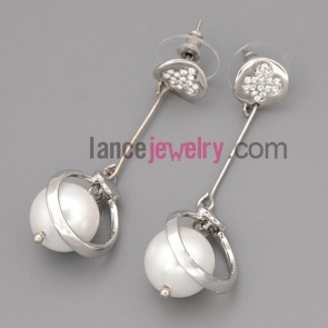 Elegant earrings with siver brass decorated transparent cubic zirconia and abs 