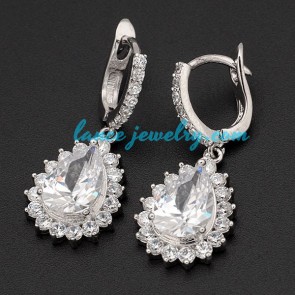 Retro clip-on earrings decorated with pendants of cubic zirconia