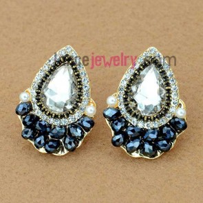 Sweet droplets model earrings decorated with real gold plating