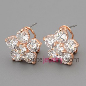 Cute stud earrings with gold brass  decorated shiny cubic zirconia with small size flower model