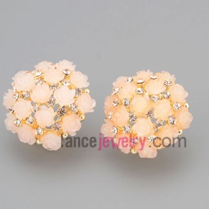Romantic stud earrings with zinc alloy decorated many rhinestone and resin with many small size flower