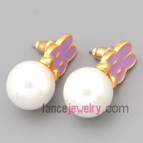 Sweet stud earrings with gold zinc alloy with rabbit model decorated shiny rhinestone and abs beads 