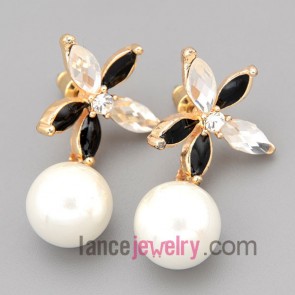 Charming stud earrings with gold zinc alloy with flower model decorated shiny rhinestone and crystal and big size abs beads 