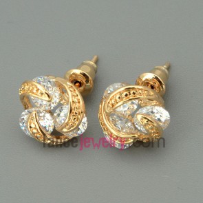 Nice stud earrings with zirconia mosaics