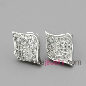 Block shape studded earrings