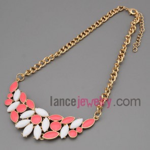 Dazzling necklace with gold metal chain & alloy part decorate multicolor resin with different model