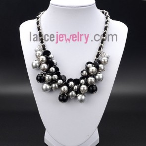 Cool series necklace with different size glass pearl
 