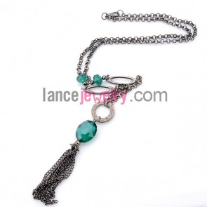 Nice necklace with green crystal and chain pendant