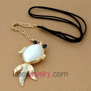 Lovely cat eye sweater chain necklace with goldfish model decoration