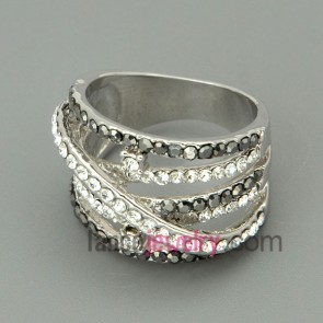 Fashion white and black color rhinestone wrapped alloy rings 