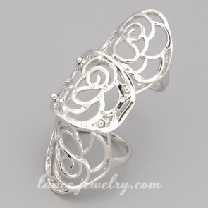 Gorgeous folding ring with silver zinc alloy decorated 