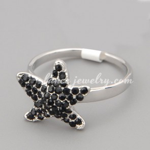 Nice ring with many black rhinestone in the star shape