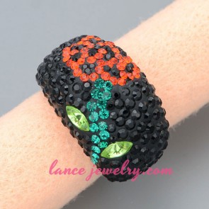 Cool ring with black zinc alloy with painted design
