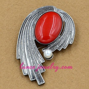 gorgeous red color resin bead decoration brooch